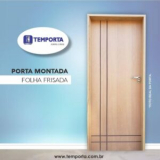 porta de madeira frisada branca valor Salesópolis